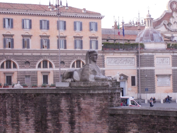 Roma, Piazza del Popolo, la Sfinge
